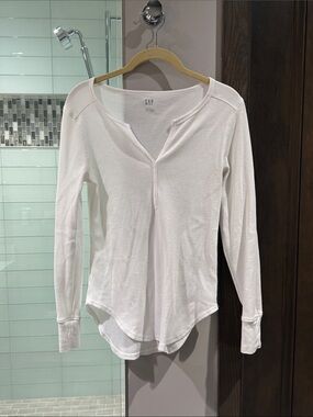 GAP White Waffle-Knit Notch Henley Long Sleeve Top